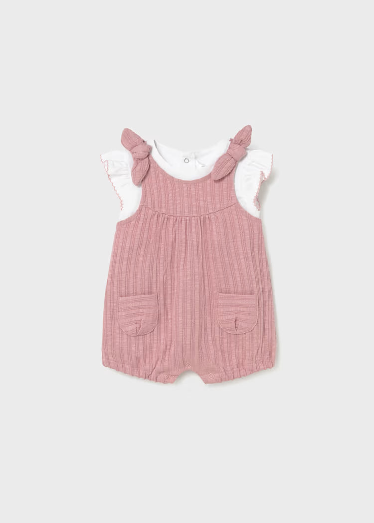 Conjunto peto y camiseta