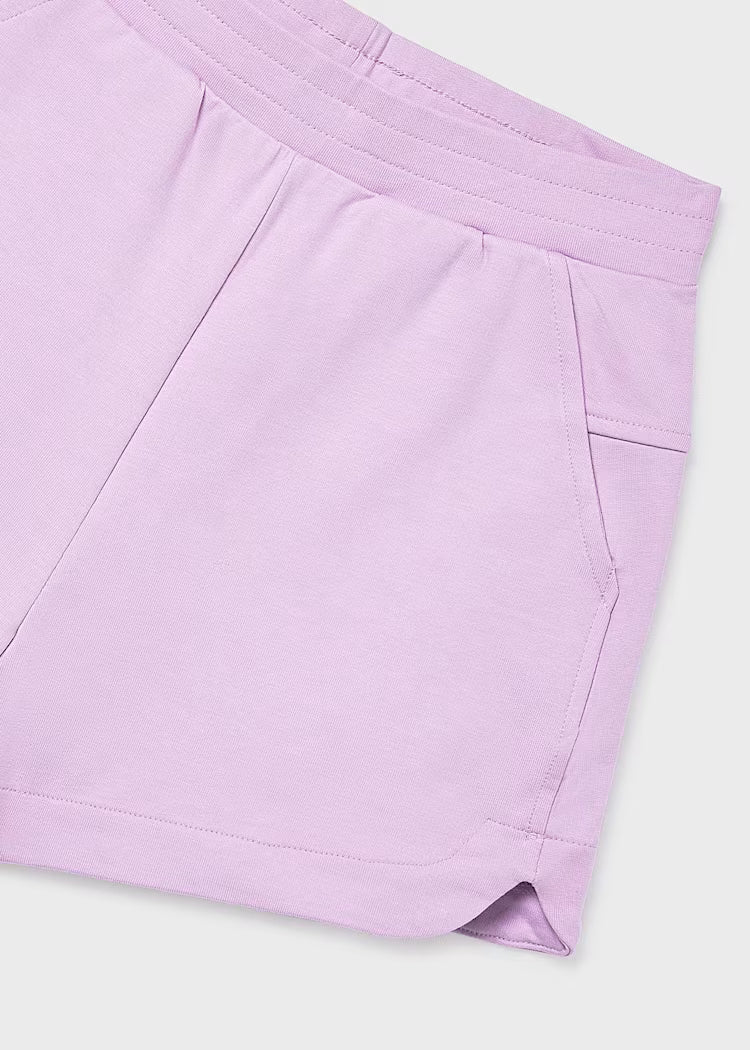 short lila niña